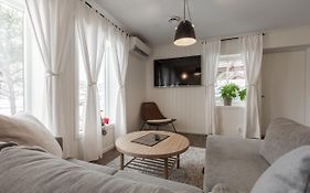 Sagi 4 Private Apartment